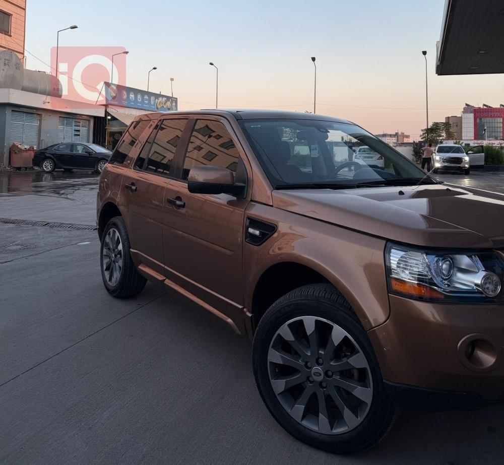 لاند روفر LR2